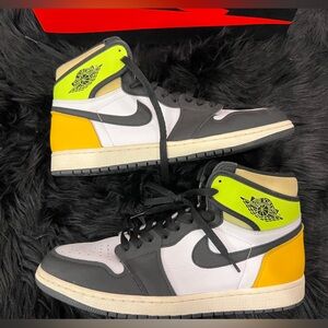 JORDAN 1 RETRO HIGH White Black Volt Univ Gold | Size 11.5M